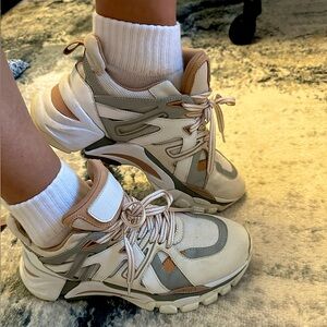 Ash Sneakers